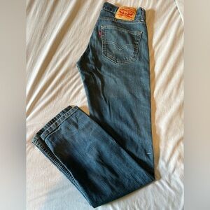 Men’s Levi jeans.